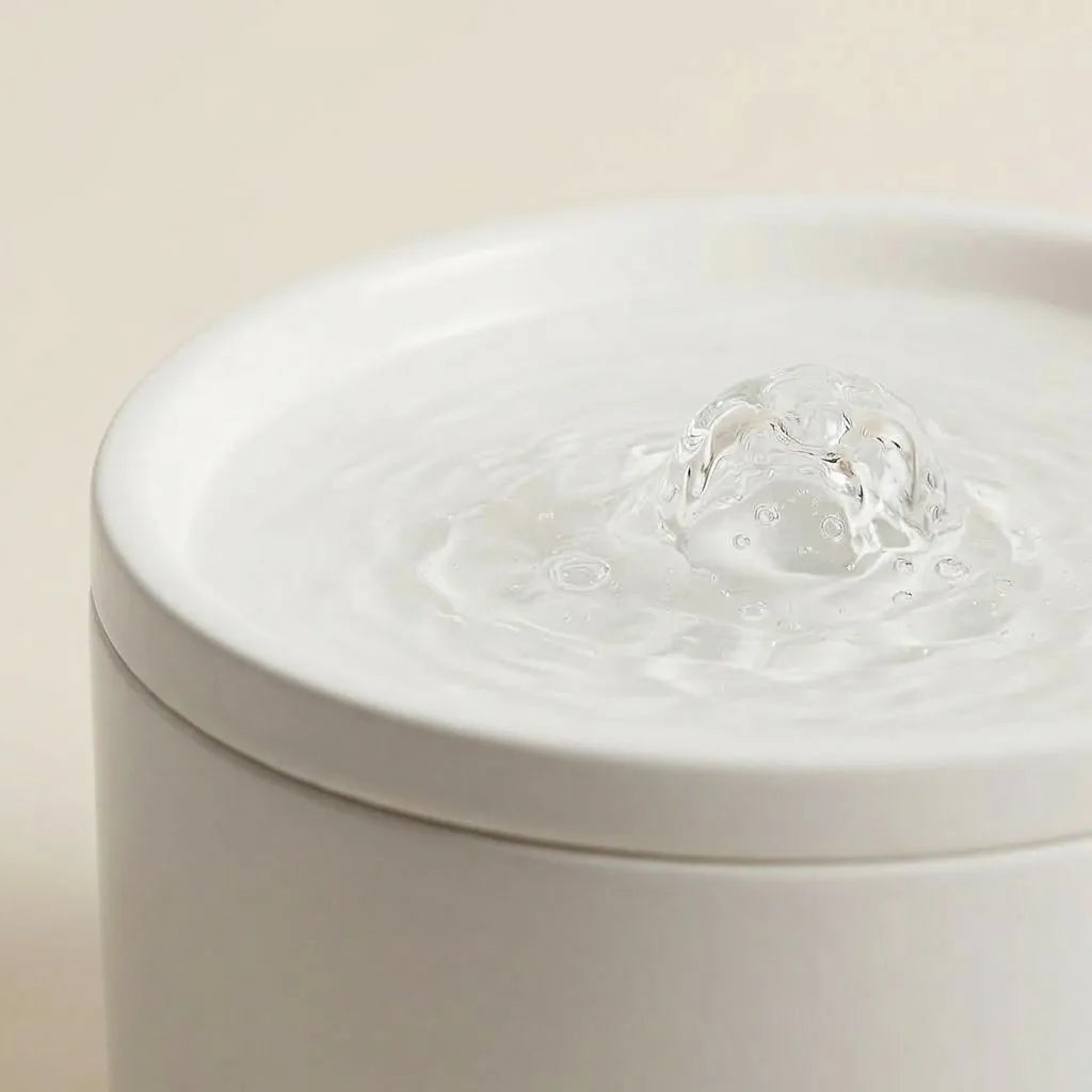 Water bubbler and ceramic glaze detail
